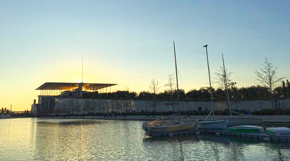 building by Renzo Piano, Athens, Greece